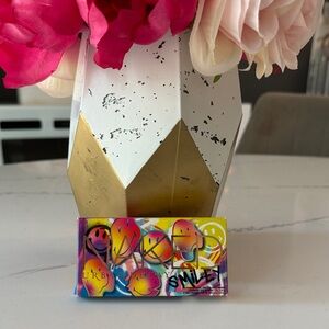 Urban Decay Vibrant Smiley Party Set